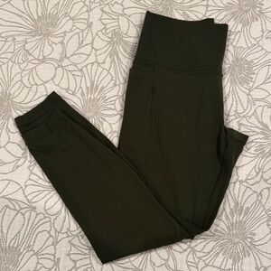 Athleta Transcend Stash Legging